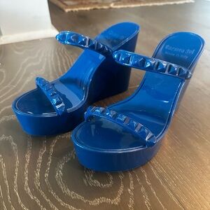 Carmen Sol Studded Blue Wedge Jelly Sandals Size 8